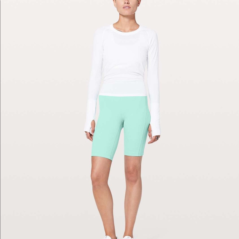 Lululemon On Pace Short 10” size 4